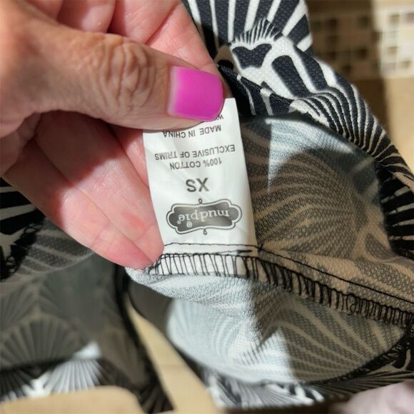 Mud Pie Seashell Dress XS Black Knee Length Sheath Short Sleeve Gold Embroidery - Picture 3 of 4